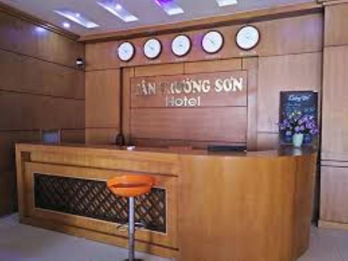 Tan Truong Son Hotel Dong Hoi Exterior photo